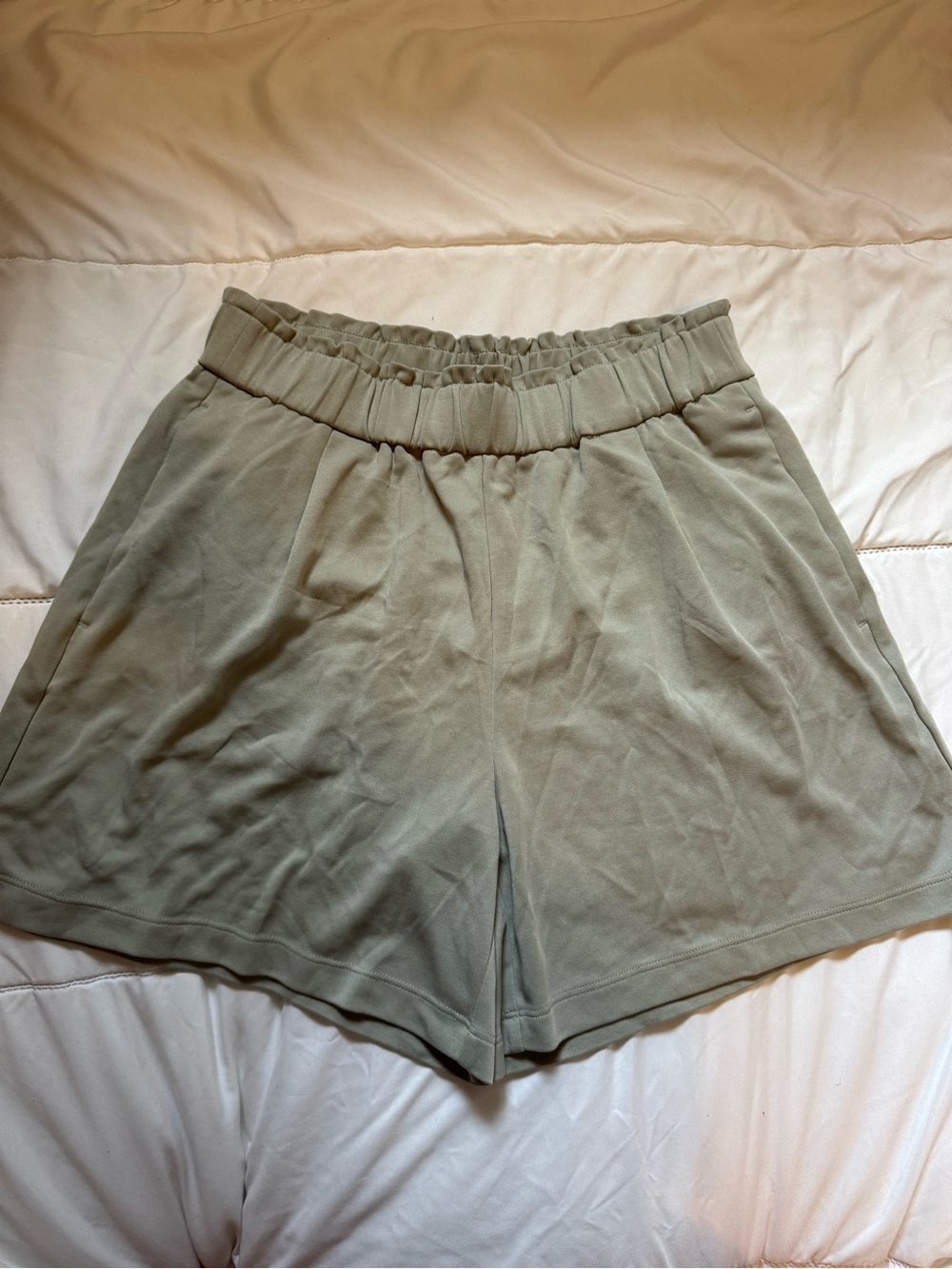 RW&CO. Sage Green Paperbag Waist High-Rise Lounge Shorts 💚🌱✨